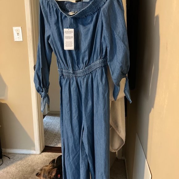 COLD SHOULDER CUTOUTS TURN UP FROM MICHAEL KORS - Picture 1 of 9